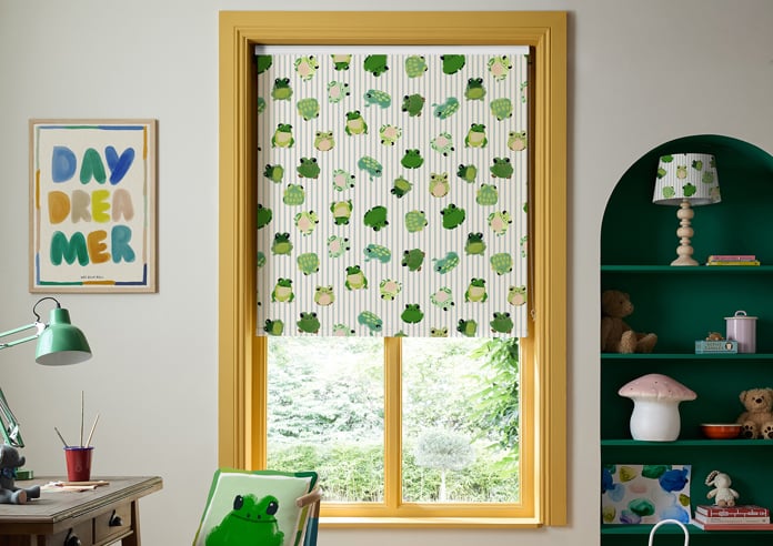 Wee Blue Bell Little Frogs, Pond - Twist&Fit Roller Blind - Image 3